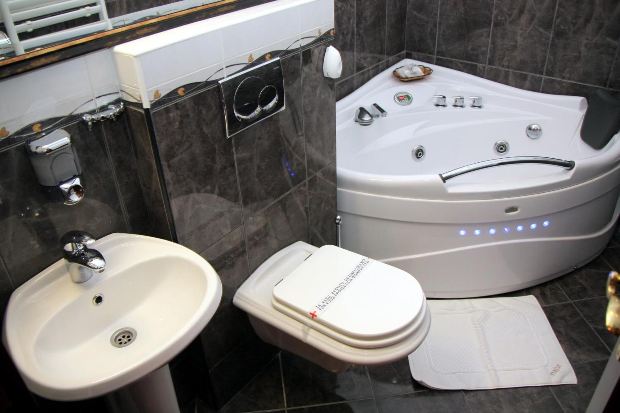 Hotel Villa Majur Subotica Dış mekan fotoğraf