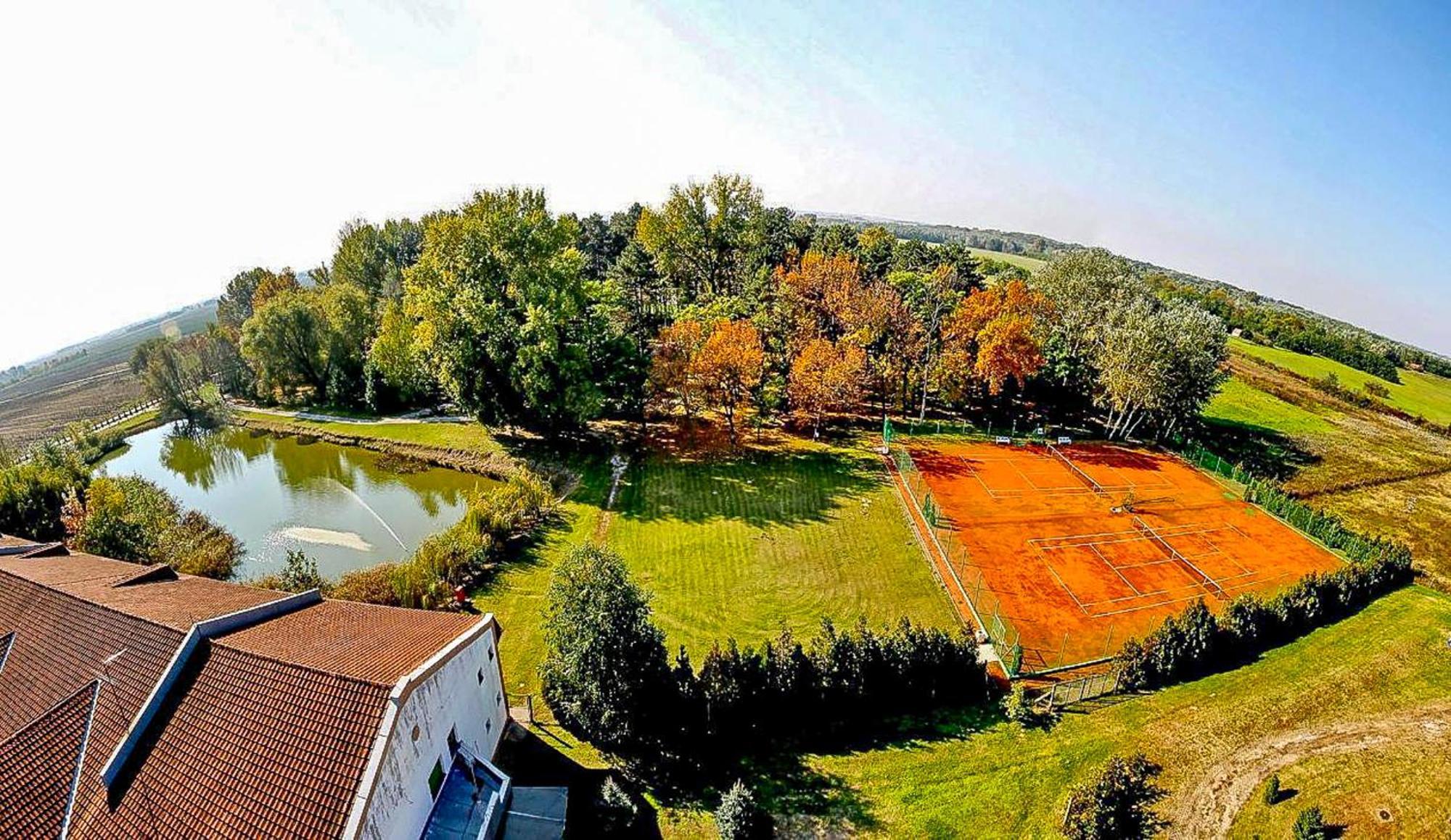 Hotel Villa Majur Subotica Dış mekan fotoğraf